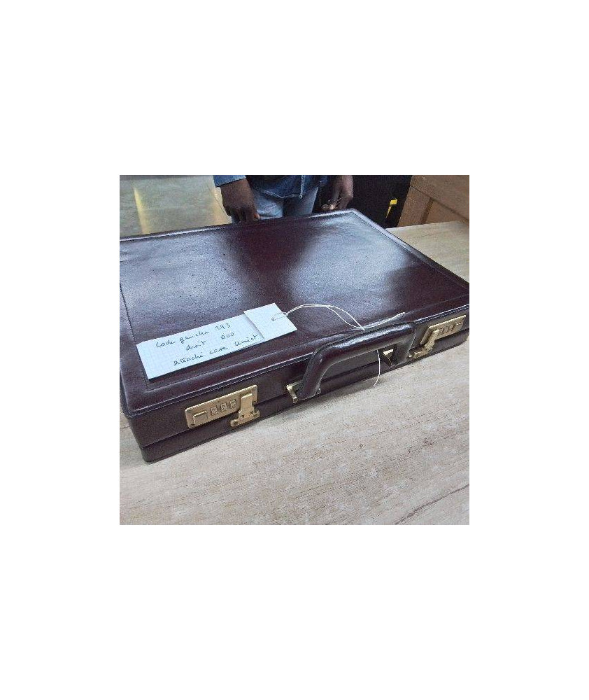 ATTACHE CASE (CODE GAUCHE 273 / DROITE 000)