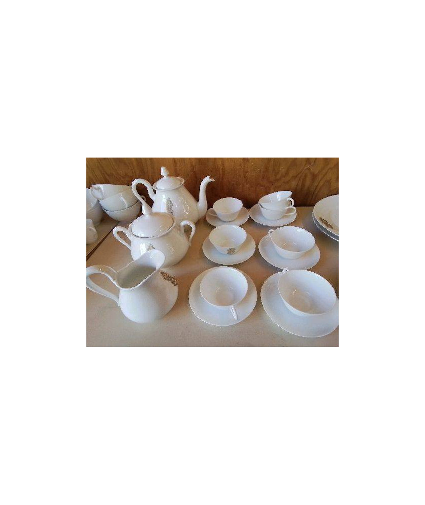 SERVICE A THE EN PORCELAINE 