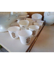 LOT DE 10 TASSES A CAFE EN PORCELAINE 