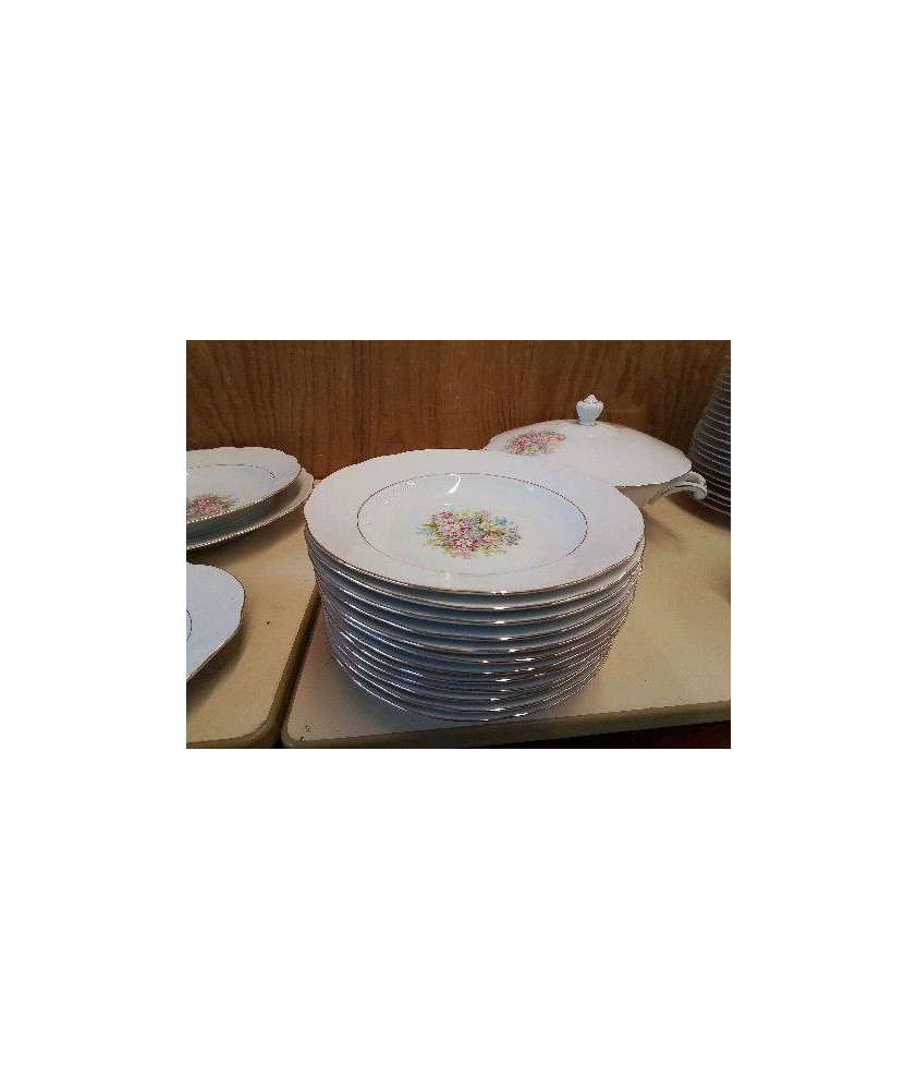 LOT DE 6 ASSIETTES CREUSES PORCELAINE BLANCHE MOTIF FLORAL 