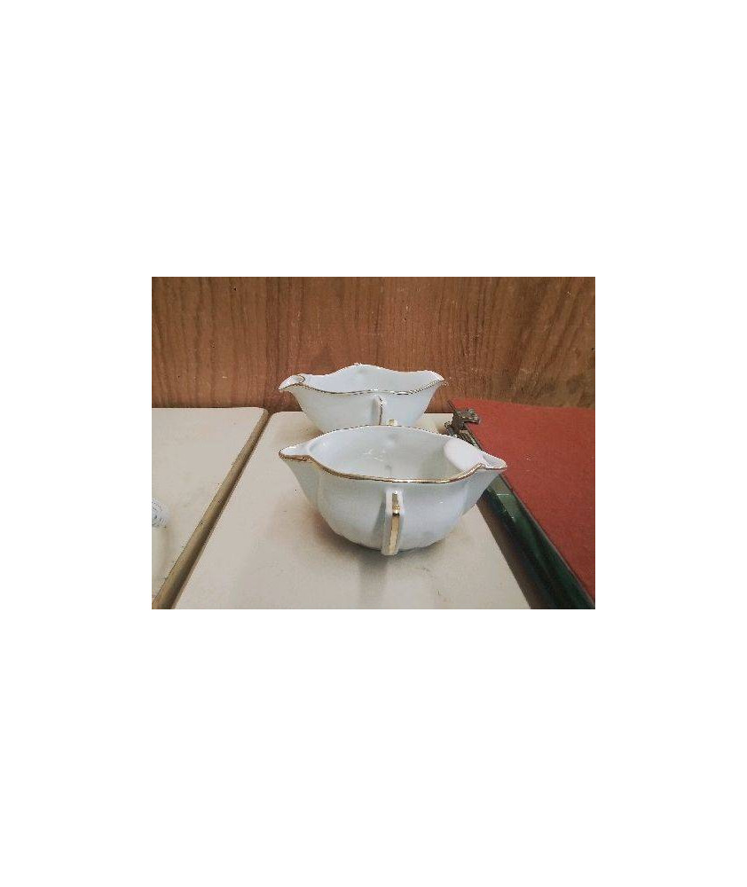 SAUCIÈRE EN PORCELAINE 