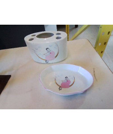 NECESSAIRE DE TOILETTE EN PORCELAINE 
