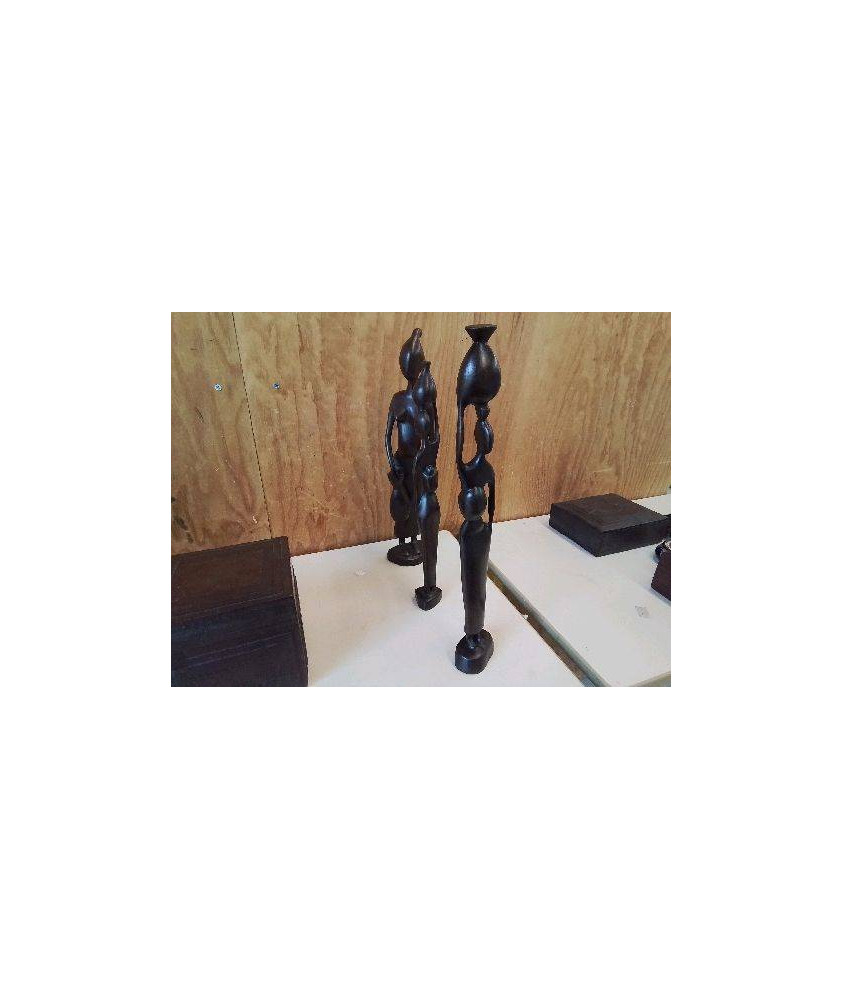 STATUETTE AVEC VASE EN NOIR