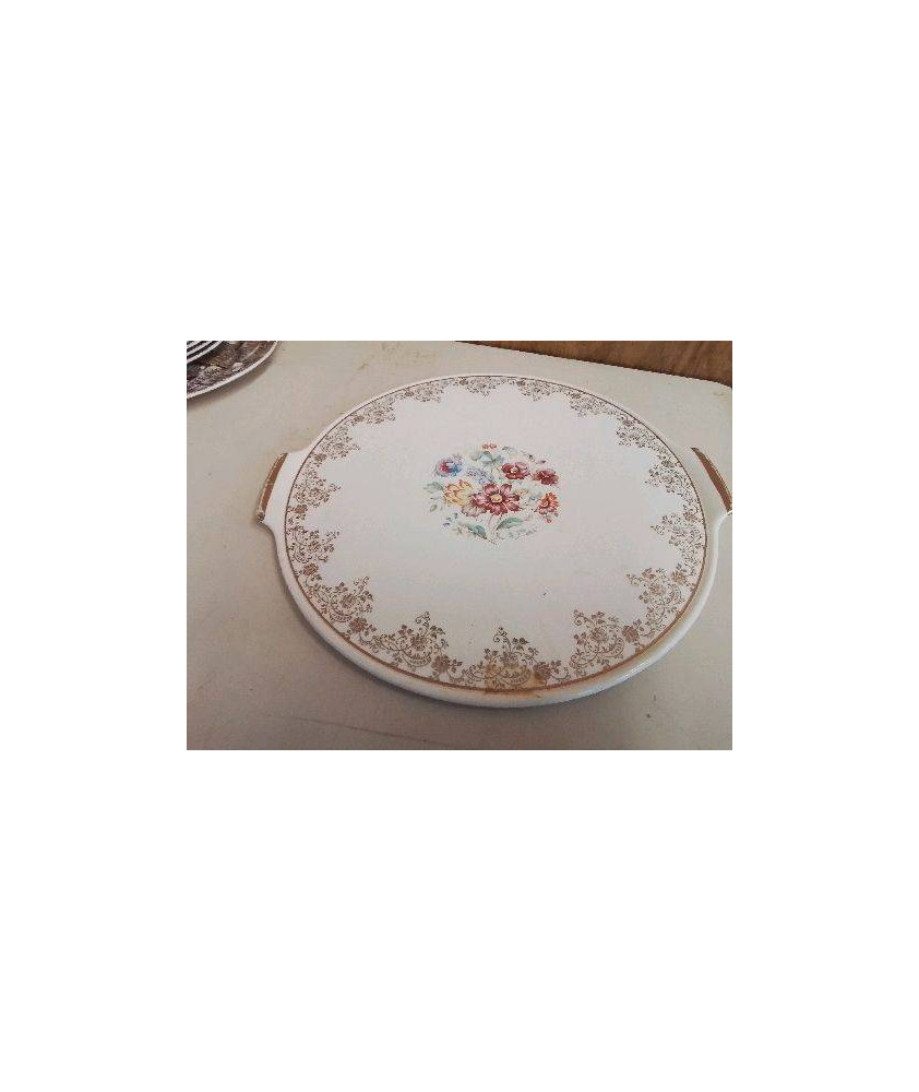 PLAT A GATEAU EN PORCALAINE 
