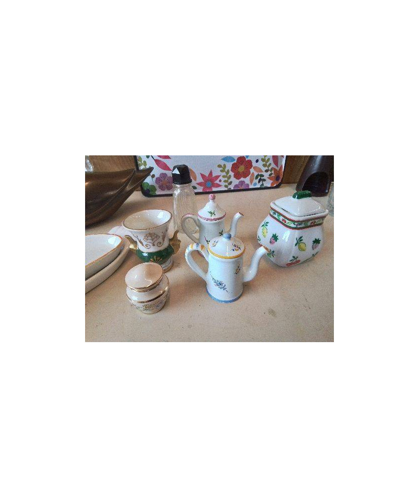 OBJET EN PORCELAINE 