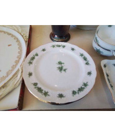 LOT DE 4 PETITES ASSIETTES À DESSERT 