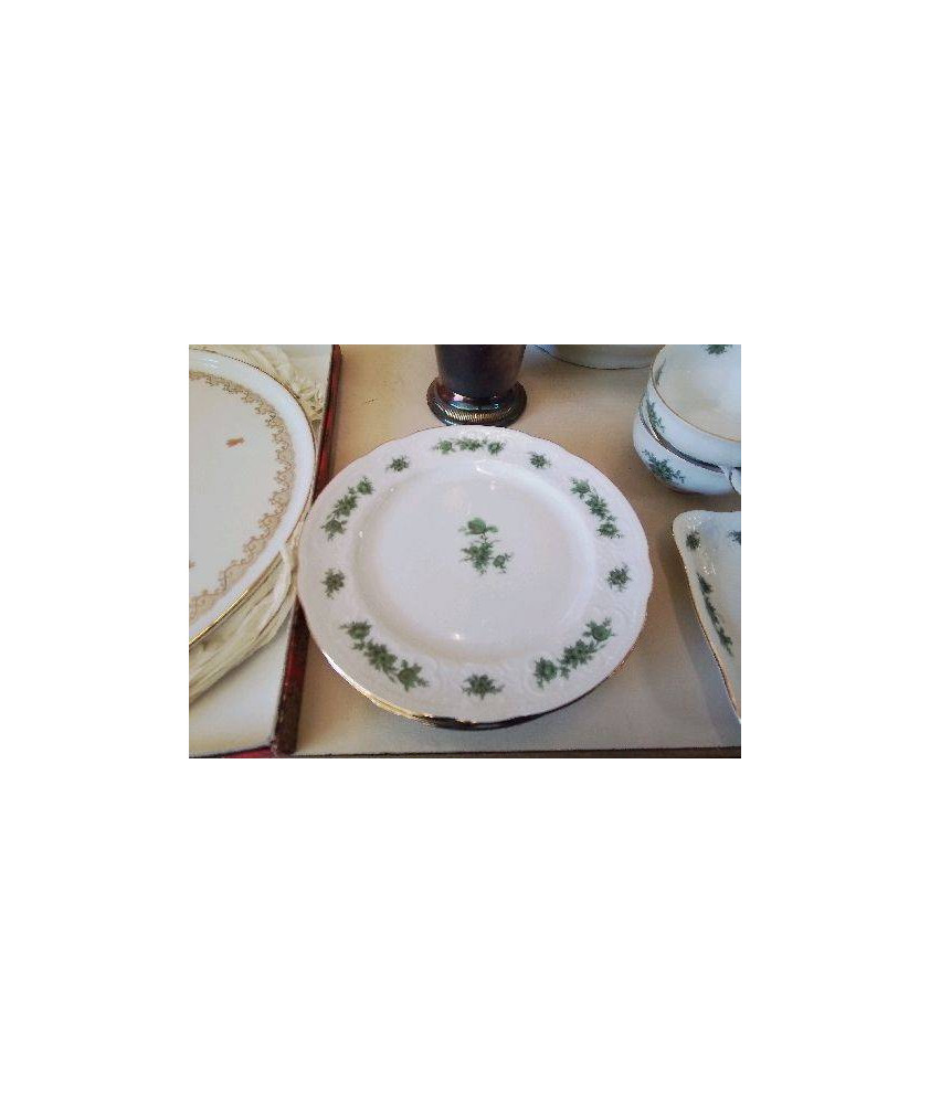 LOT DE 4 PETITES ASSIETTES À DESSERT 