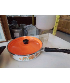 CASSEROLE MOTIF FLORAL ORANGE ÉMAILLÉ