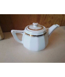THÉIÈRE EN PORCELAINE 
