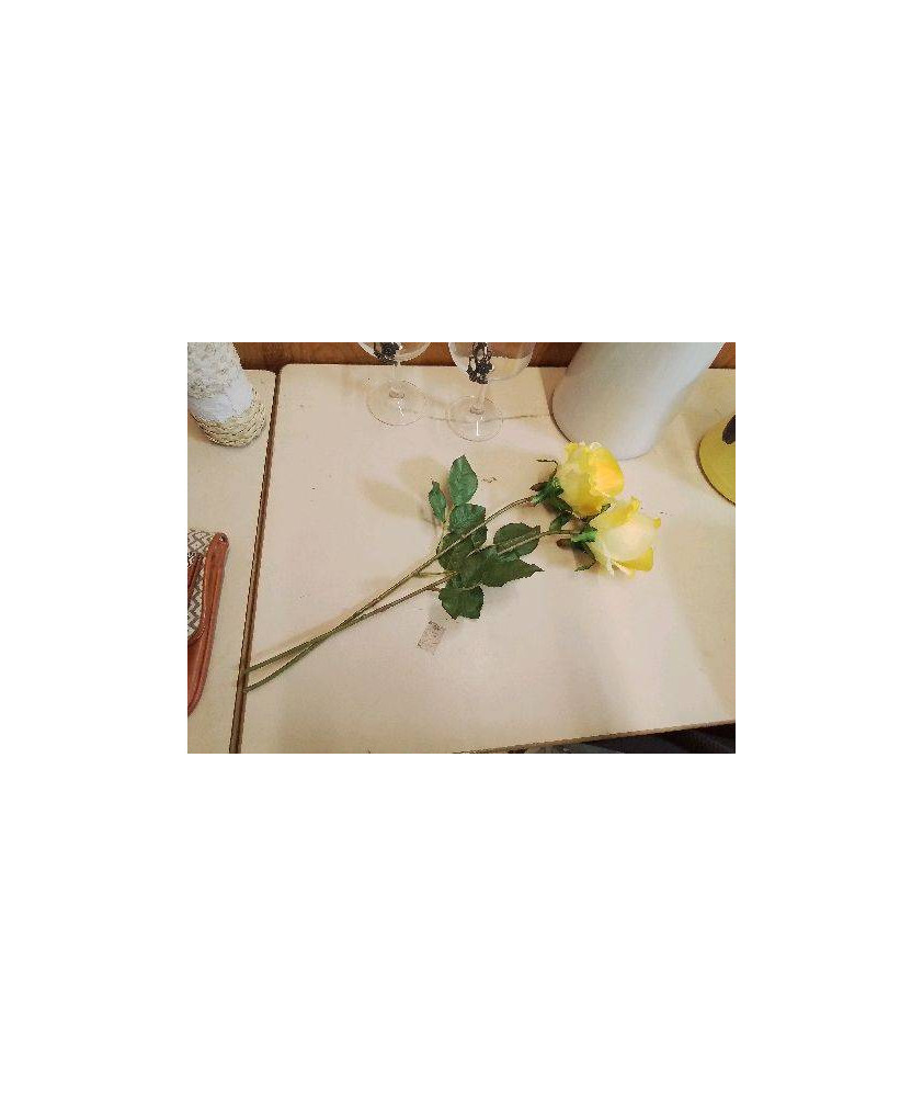 FAUSSE ROSE JAUNE