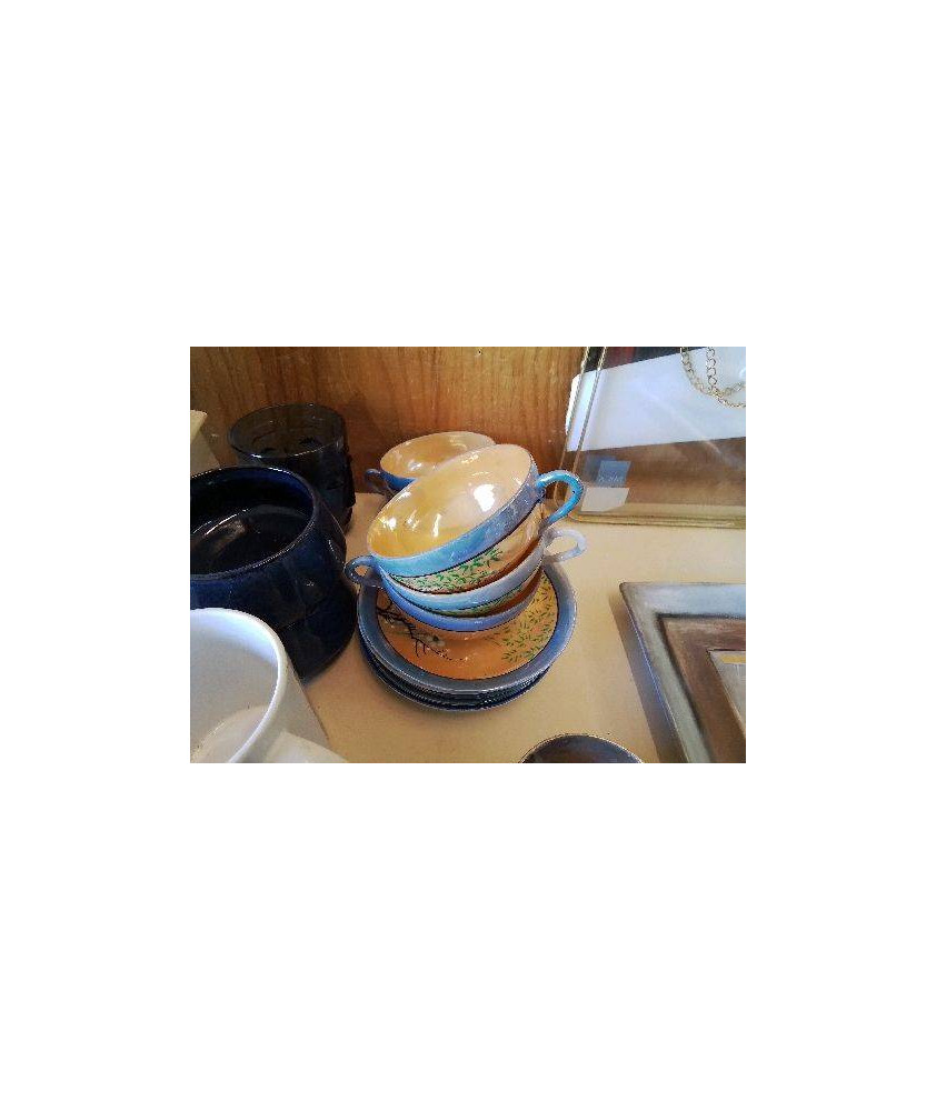 TASSE AVEC SOUCOUPE MOTIF ASIATIQUE 
