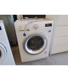 MACHINE A LAVER ELECTROLUX 