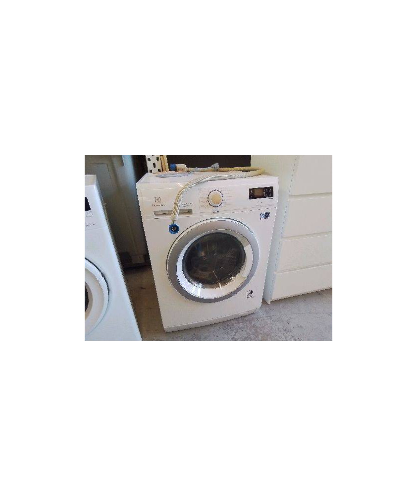 MACHINE A LAVER ELECTROLUX 