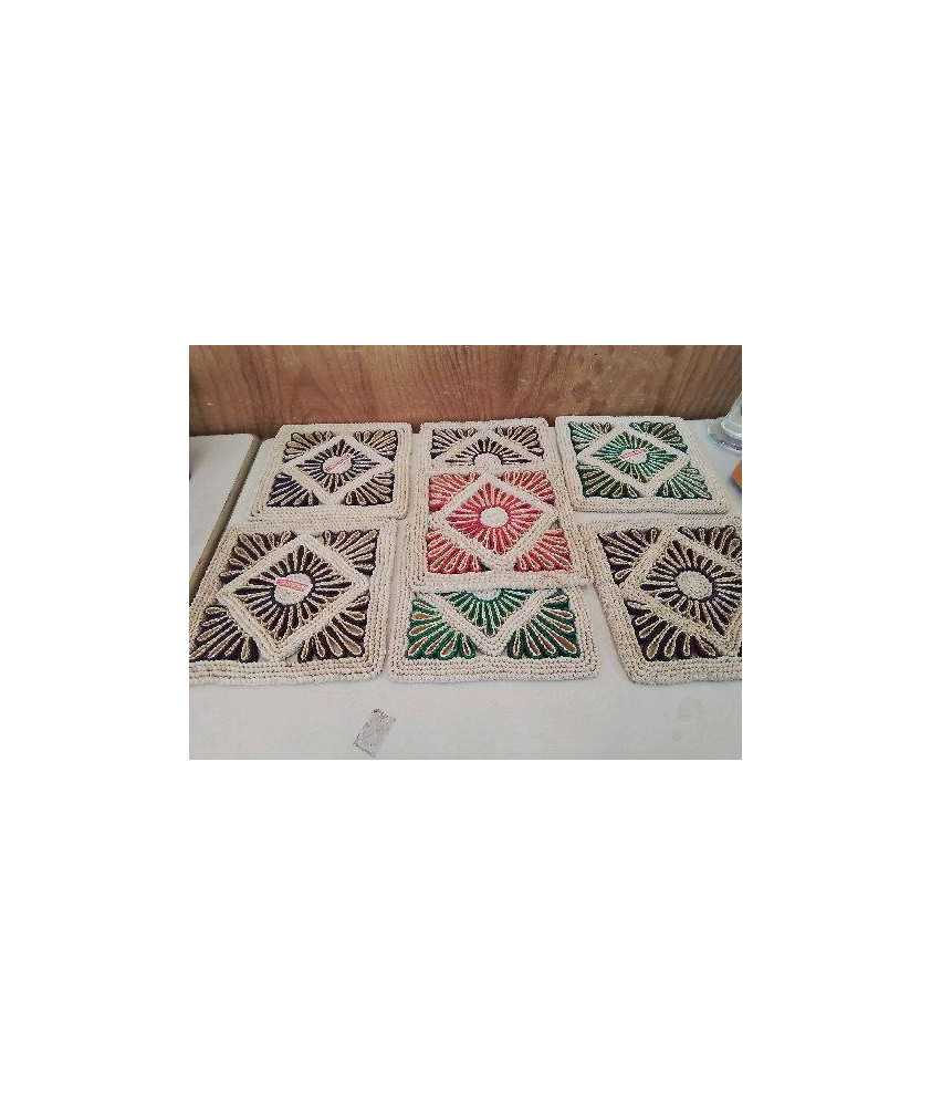 DESSOUS DE PLAT
