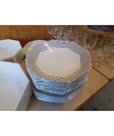 LOT DE 6 ASSIETTES CREUSES BLANCHE ET NOIRE ARCOPAL 