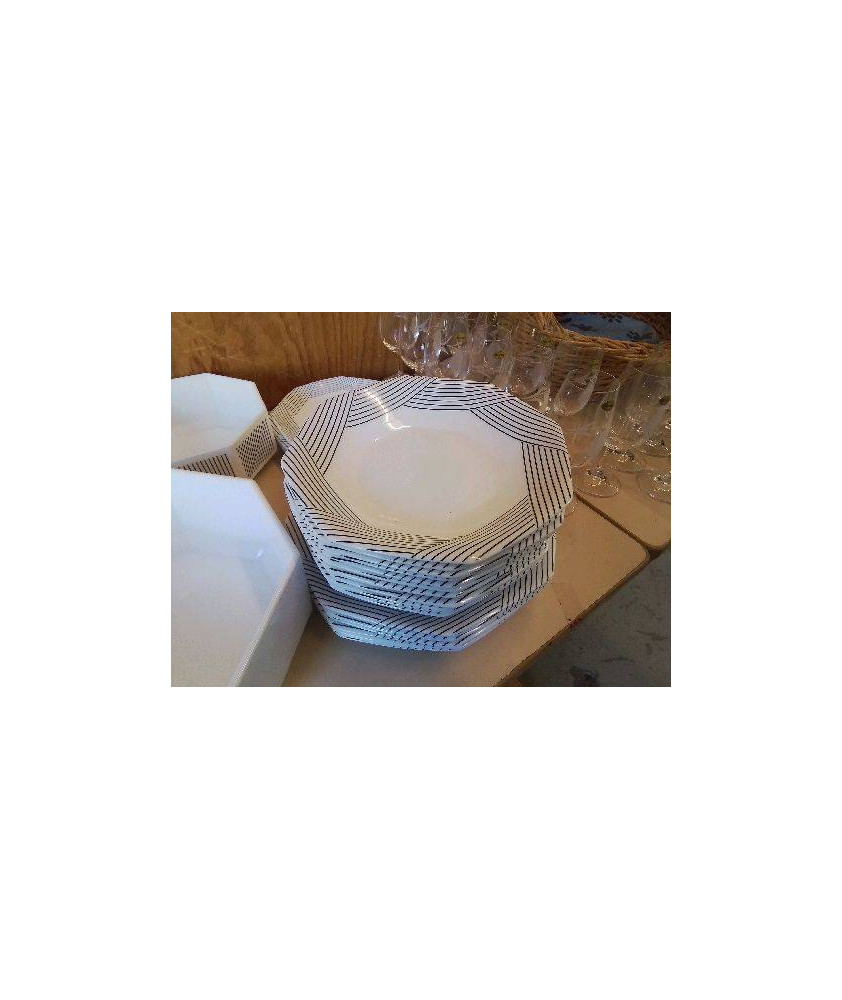 LOT DE 6 ASSIETTES CREUSES BLANCHE ET NOIRE ARCOPAL 