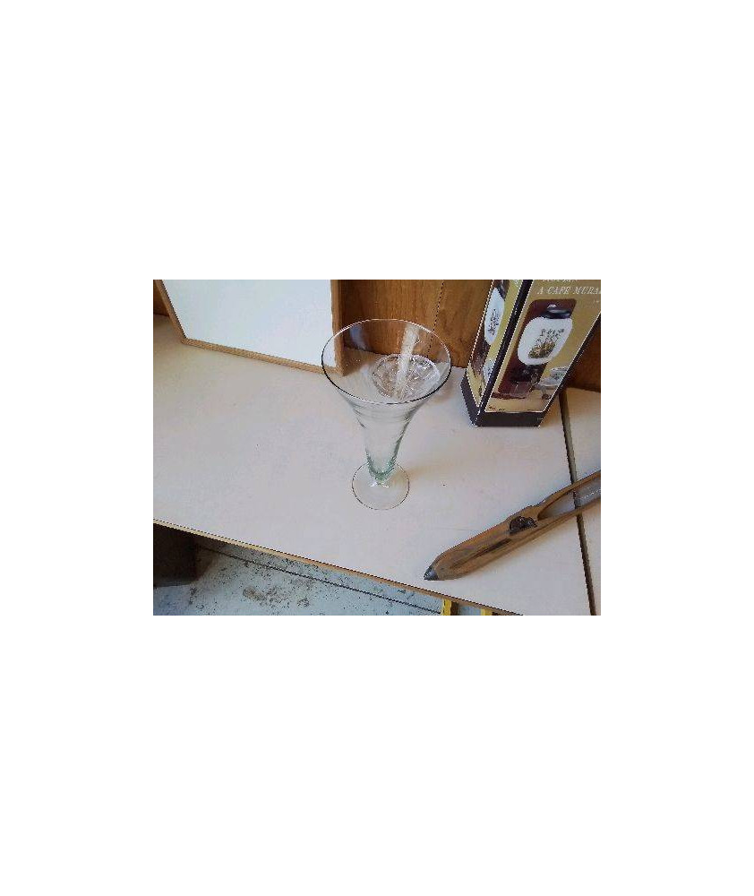 GRAND VASE EN VERRE