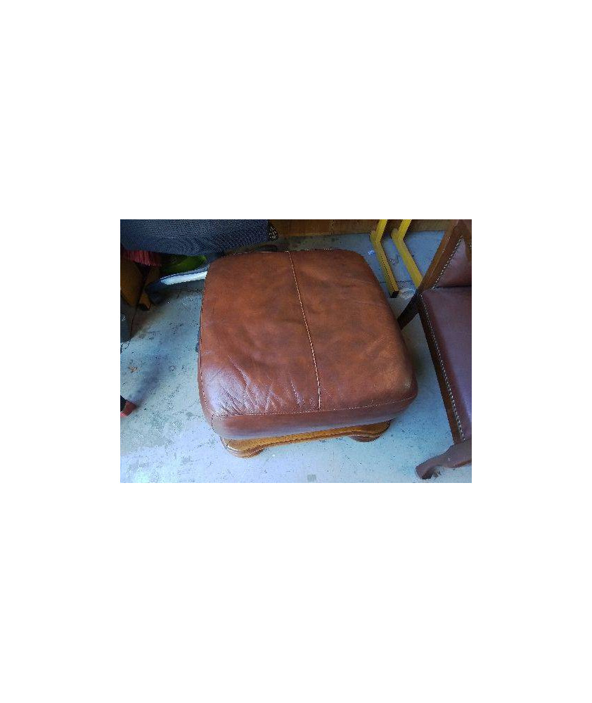 POUF EN CUIR