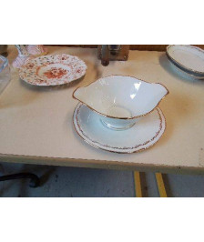 SAUCIÈRE EN PORCELAINE 
