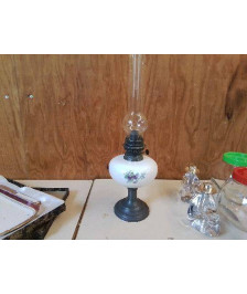 LAMPE A PETROLE 