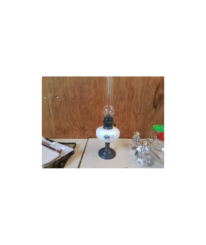 LAMPE A PETROLE 