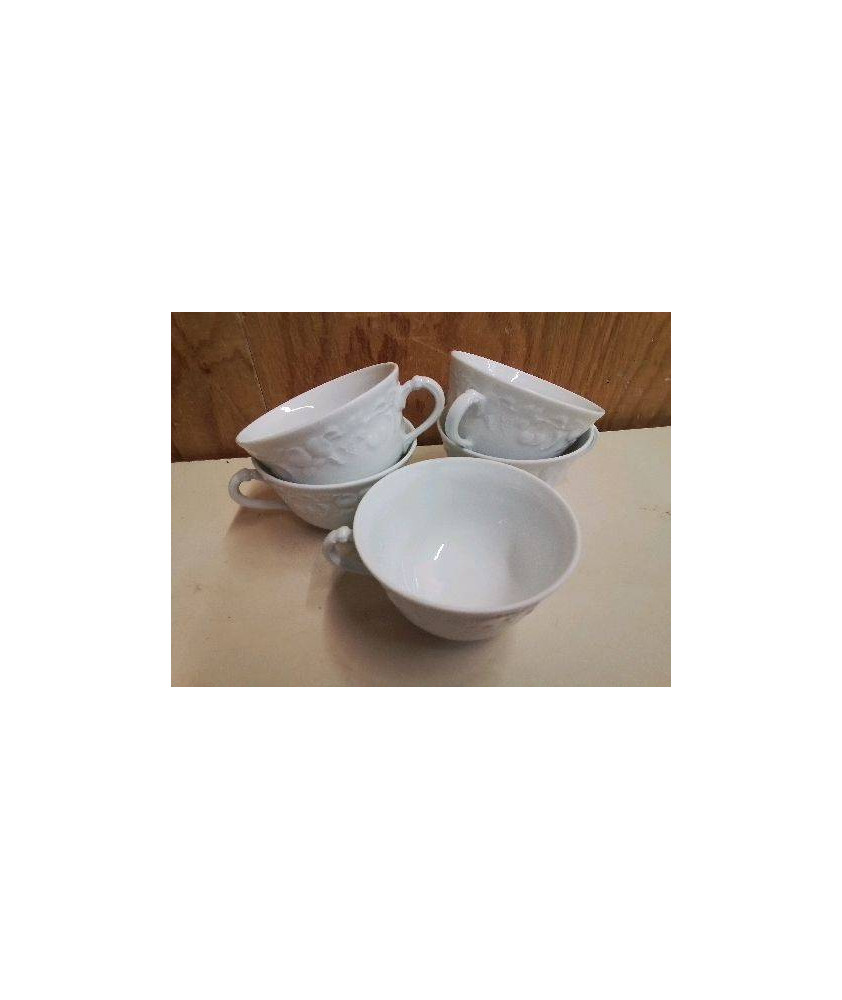 LOT DE 5 TASSES EN PORCELAINE 