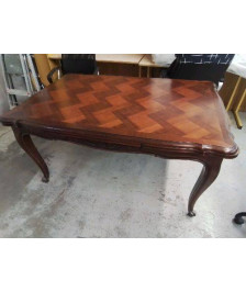 TABLE DE SALLE A MANGER STYLE LOUIS XV