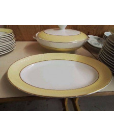 PLAT OVALE JAUNE ET DORÉ 