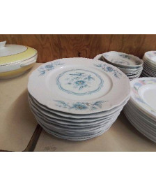 ASSIETTE EN PORCELAINE MOTIF FLORAL BLEU