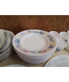 LOT DE 6 ASSIETTES CREUSES ARCOPAL MOTIF FLORAL 