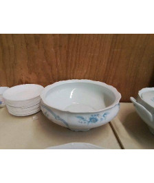 SALADIER EN PORCELAINE MOTIF FLORAL BLEU 