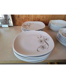 LOT DE 6 ASSIETTES PLATES BLANCHES MOTIF FLORAL PORCELAINE 