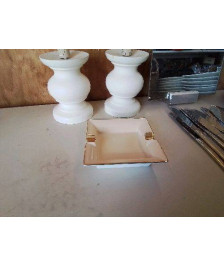 CENDRIER BEIGE EN PORCELAINE 