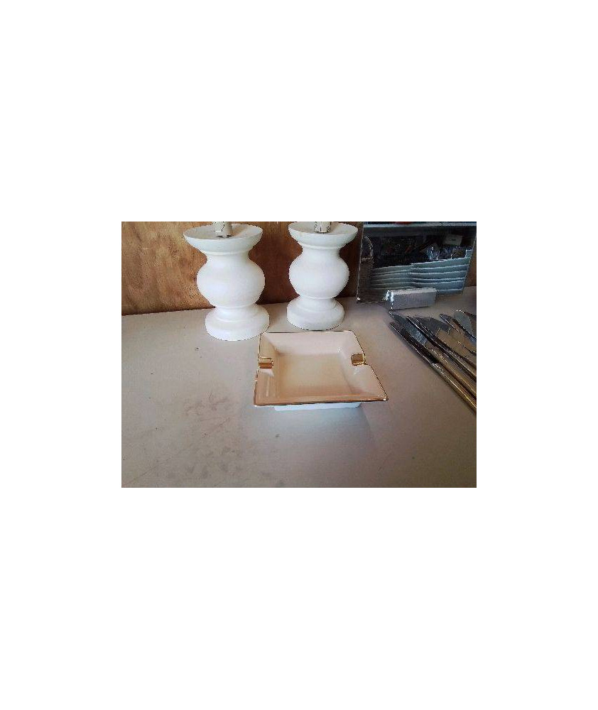 CENDRIER BEIGE EN PORCELAINE 