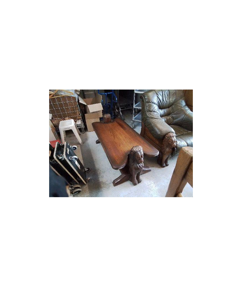 TABLE BASSE LION SCULPTÉ 