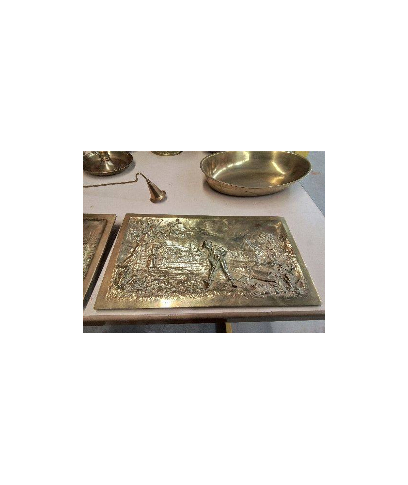 BAS-RELIEF DECORATIVE EN LAITON 