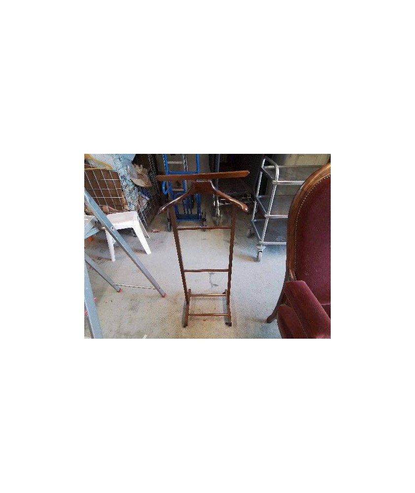 VALET DE CHAMBRE 