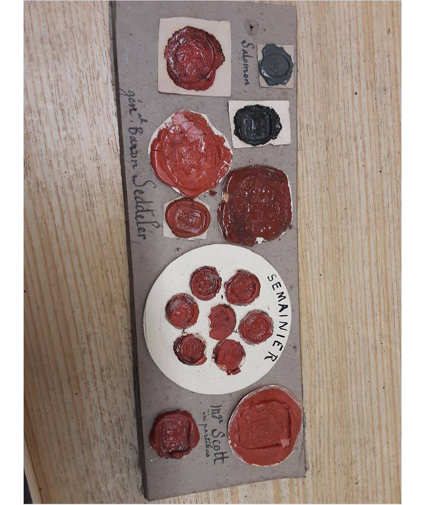 9 CACHETS DE CIRE 